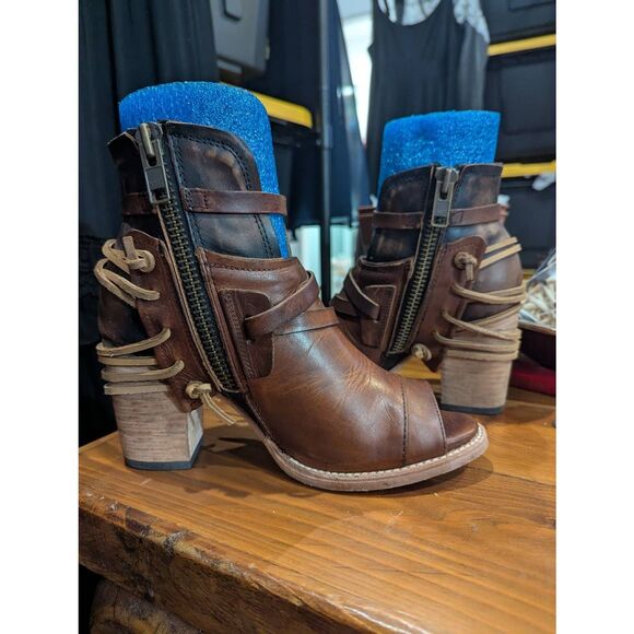 Sz 9 Freebird by Steven Carter in Cognac - Picture 5 of 8